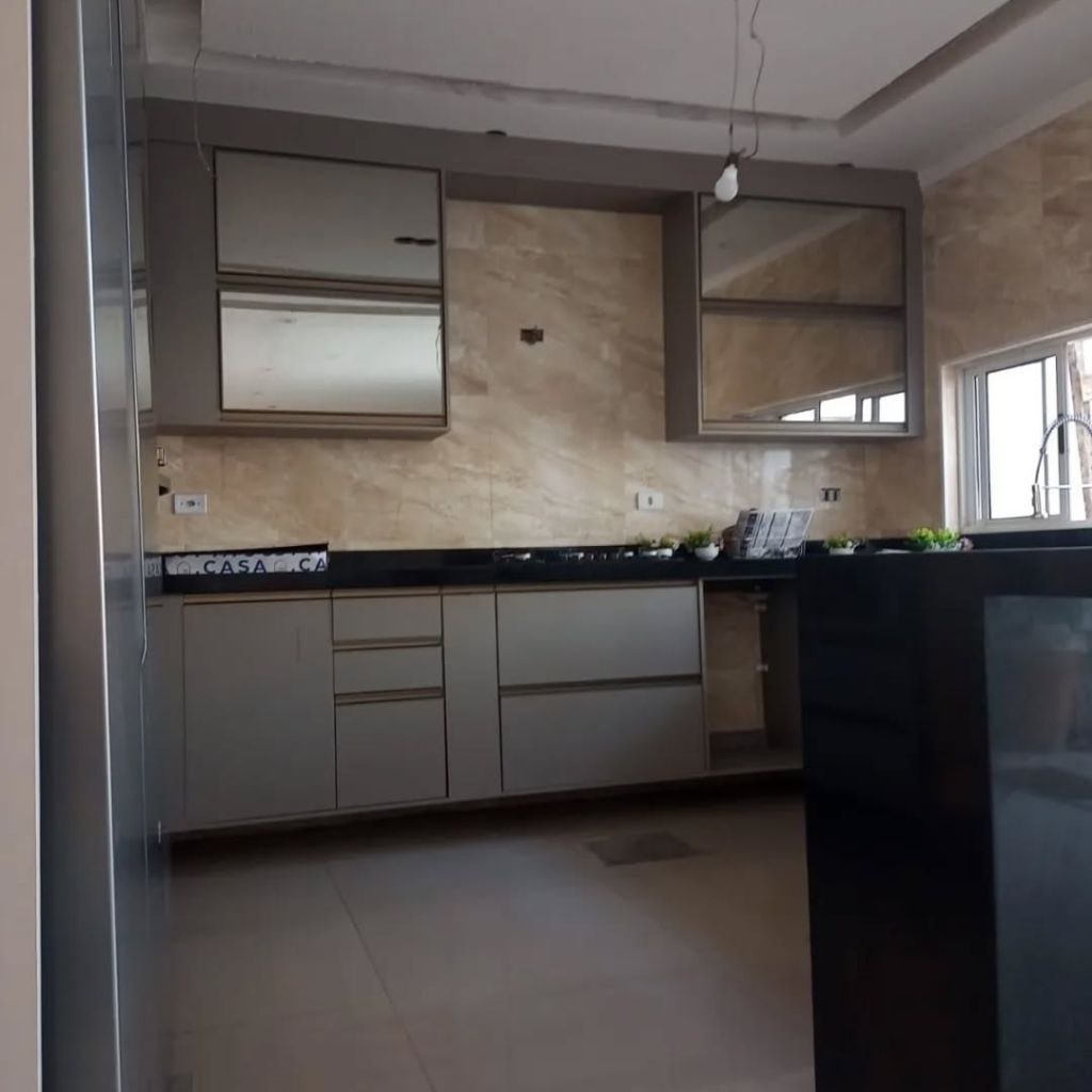 photo_5185960164681953017_y